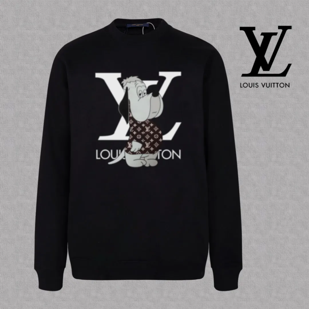 🅿️250 hot style on the shelves🔥❗ 💫〖Louis Vuitton LV〗 Fashionable round neck sweatshirt, casually matched with various styles, it is perfectly handsome😎The whole dress is made of double waistcoats, which makes the whole dress more three-dimensional. Not ordinary factories can do such fine work. The 2025 spring style counters are on sale, exquisite round neck terry sweatshirt, high-end double-strand pure cotton Customized drawstring ribs are dyed in the same vat and are complete with three standards. The chest craftsmanship adopts a simple and elegant pattern on the chest, which is easy to control for any age group! Fit and comfortable! Customized thickened 440g terry sweatshirt fabric, soft and comfortable to the touch, with a three-dimensional shape! 🙌🏻 It’s also very breathable, so it’s a versatile style that can be worn with any outfit! ✔Color: Black White Apricot Size: S M L XL 2XL